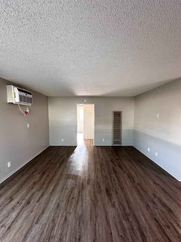 Building Photo - 5305 Tyler Ave