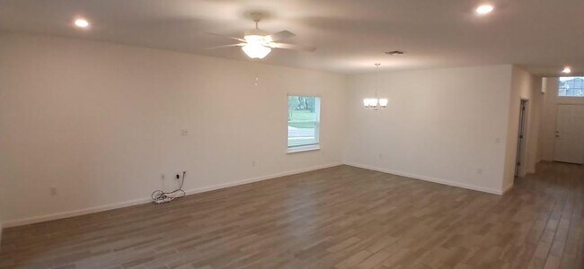 Foto del edificio - 7898 SW 74th Lp