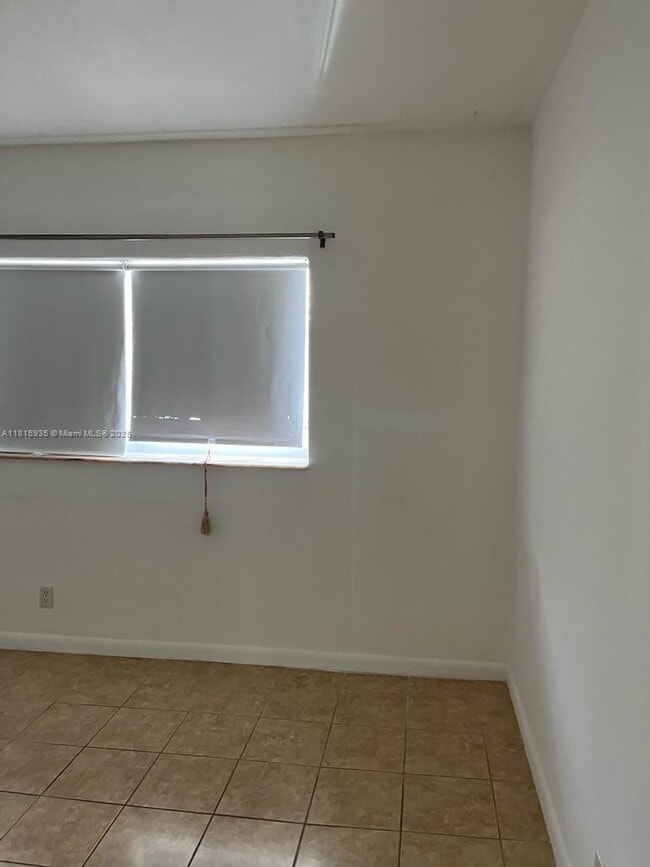 Building Photo - 240 Galen Dr