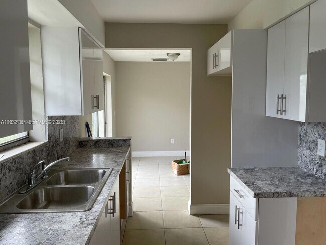 Foto del edificio - 1630 SW 4th St