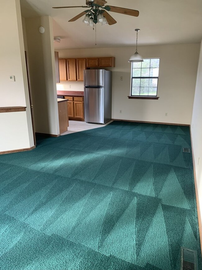 Foto del edificio - Duplex Available in Forsyth!