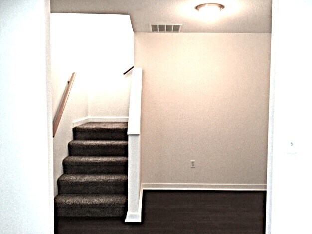 Foto del edificio - 1624 Springfield Ct NE