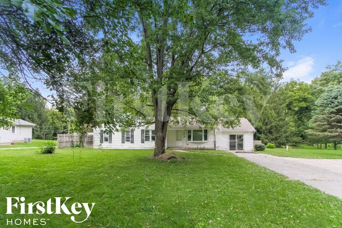 Foto principal - 5452 W Southport Rd