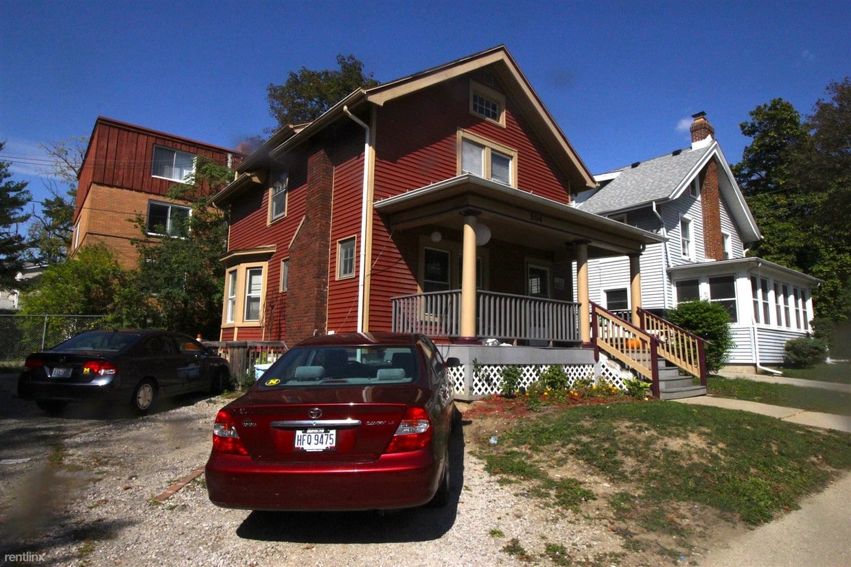 Primary Photo - 6 br, 2 bath House - 504 Walnut St