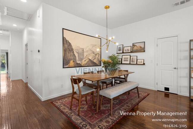 Building Photo - 108 Ash St