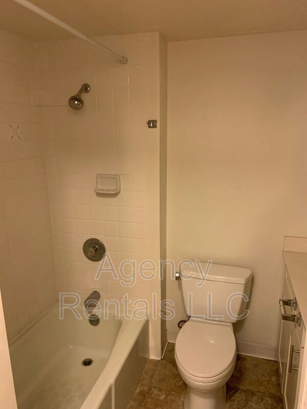 Building Photo - 1560 Kanunu St