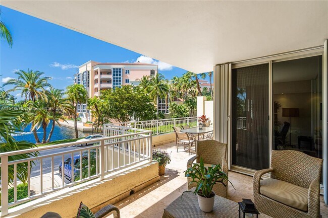 Building Photo - 765 Crandon Blvd