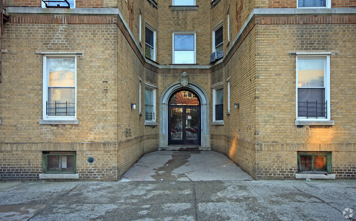 Foto del edificio - 22-55 33rd St