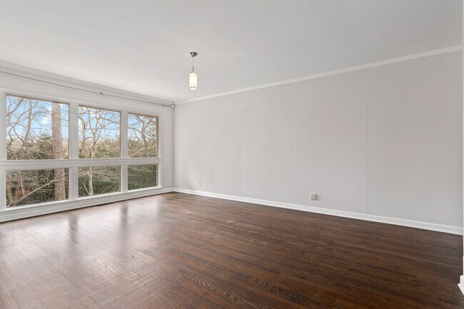 Foto del edificio - 1624 Peachtree Battle Ave NW