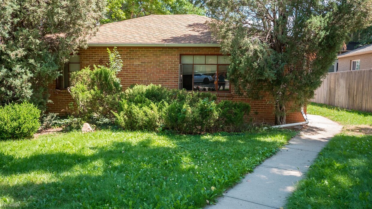 Primary Photo - 2 br, 1 bath Duplex - 864 18th Street 1