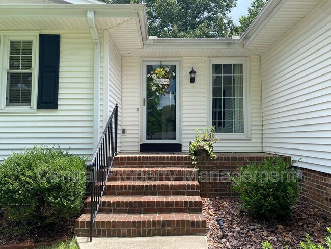 Building Photo - 4724 Coach Hill Dr