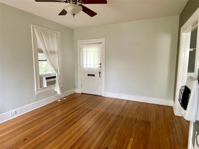 Foto del edificio - 1513 Enfield Rd