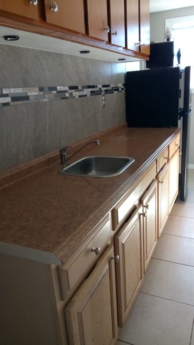 Foto del edificio - 2704 Gardner Pl