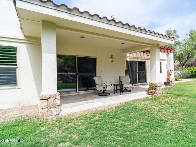 Building Photo - 528 La Cantera Dr