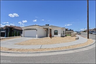 Building Photo - 373 Aidan Gordon Cir
