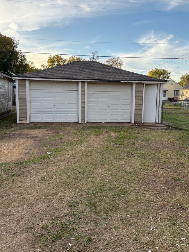 Building Photo - 918 Sherman St