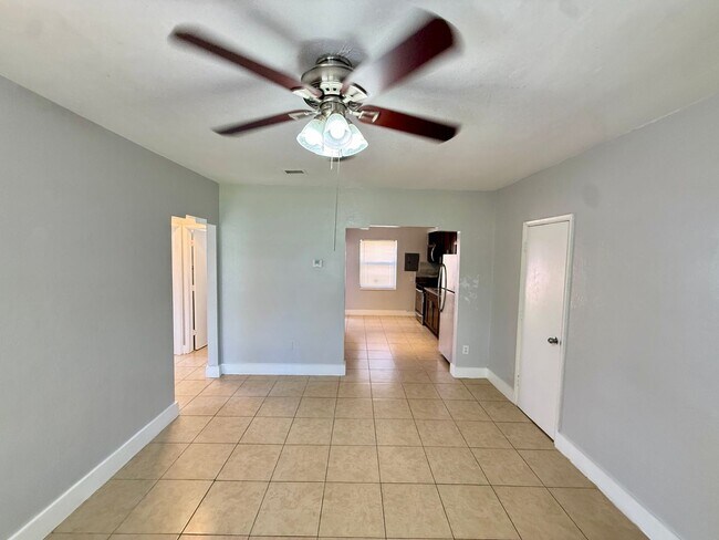 Foto del edificio - 1467 NW 53rd St
