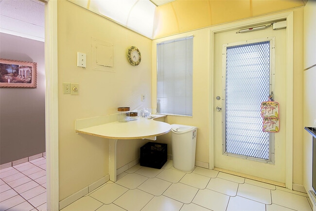 Building Photo - 3051 N Course Dr