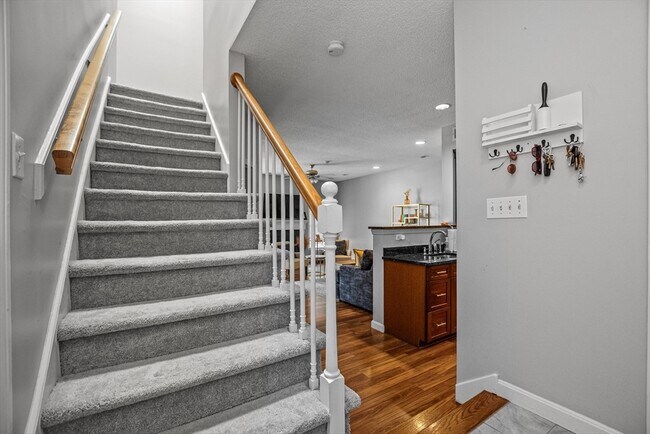 Foto del edificio - 102 Bradford Commons Ln
