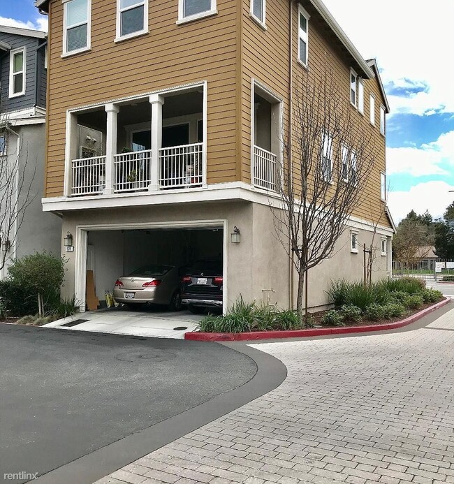 Foto del edificio - 939 Phelan Ave