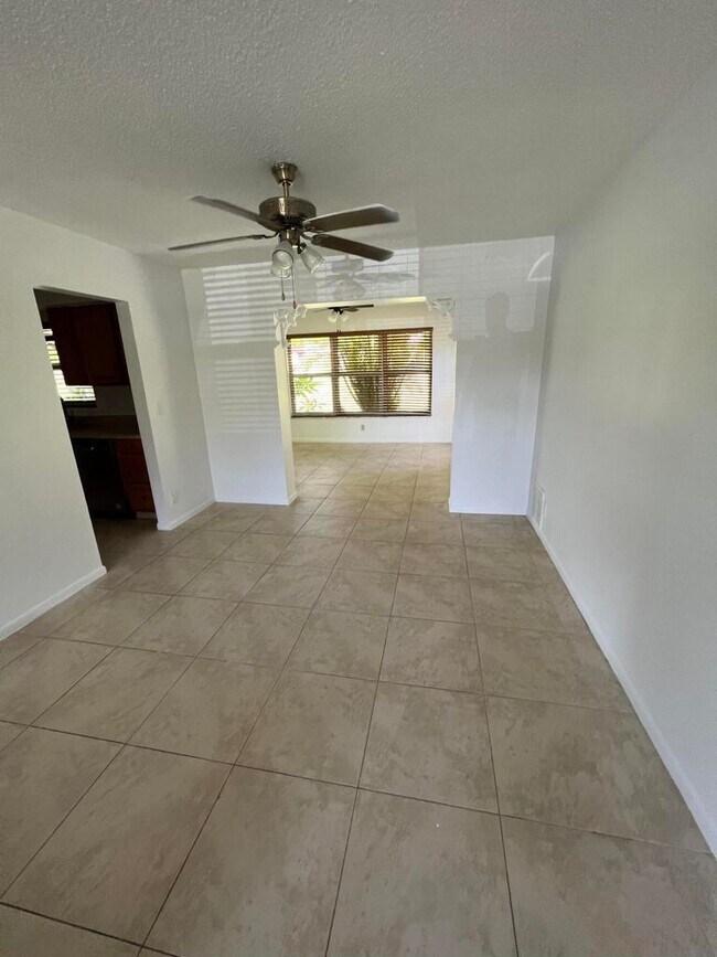 Building Photo - 243 NW 35th St