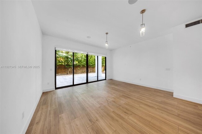 Building Photo - 3265 Bird Ave