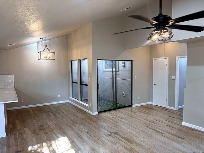 Foto del edificio - 3040 Airhaven St