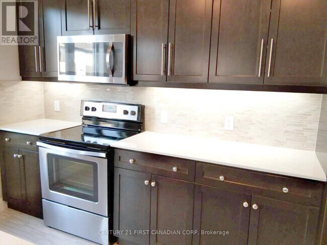 Building Photo - 1960 Dalmagarry Rd