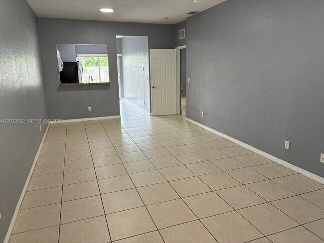 Foto del edificio - 55 SW 14th Terrace