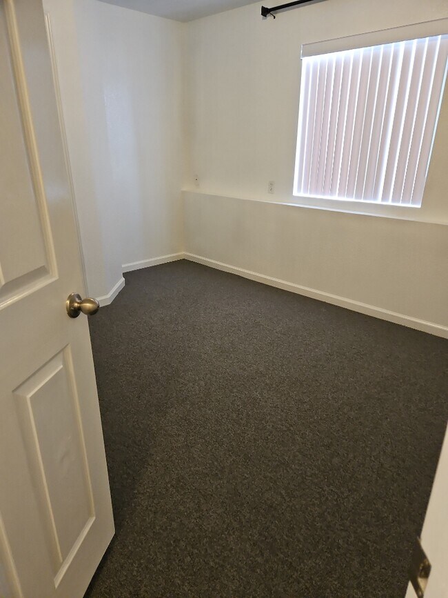 Foto del edificio - 210 Country West Rd