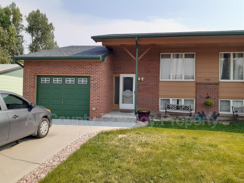 1518 E Person St Unit Apt 2, Laramie, WY 82070 Condo for Rent in