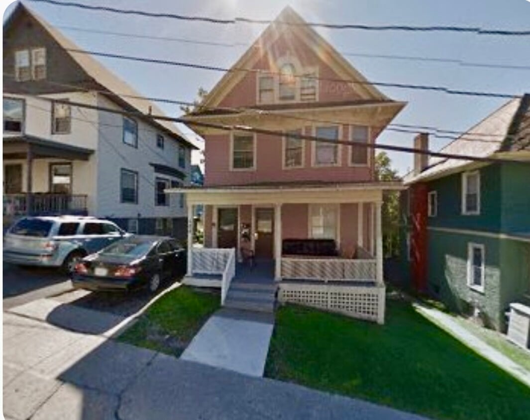Primary Photo - 125 Catherine St