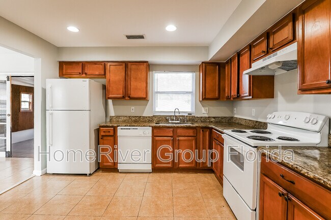 Building Photo - 7045 Willowwood St