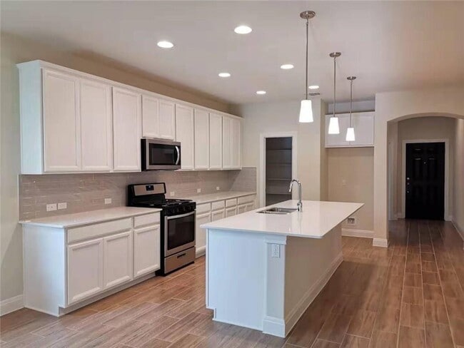 Building Photo - 14110 Alloro Dr
