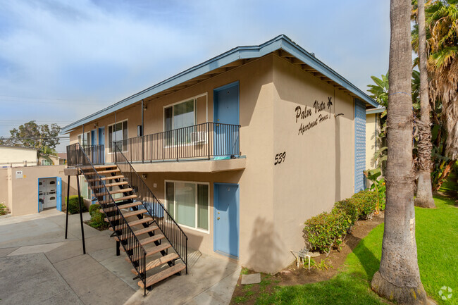 Building View - Villa Palms