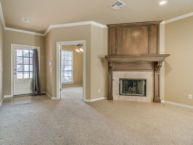 Building Photo - Spacious Edmond Gem with Bonus Room & Cove...