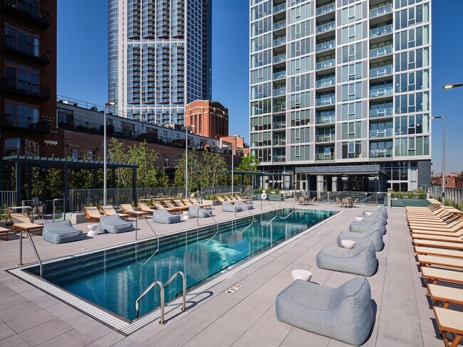 Foto del edificio - 377 W Grand Ave