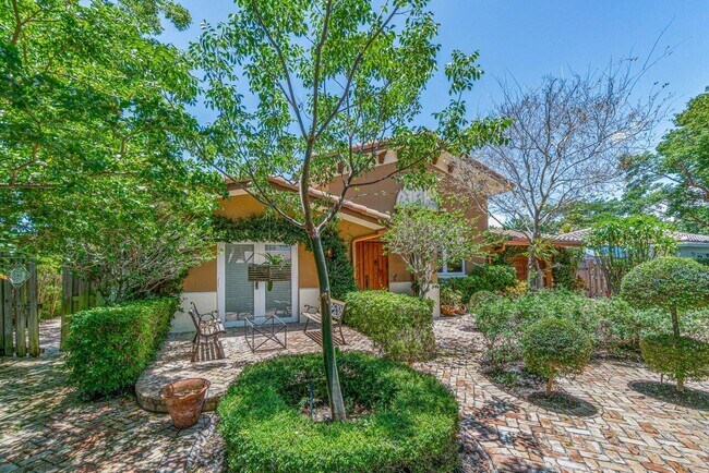 Foto del edificio - 870 NW 7th St