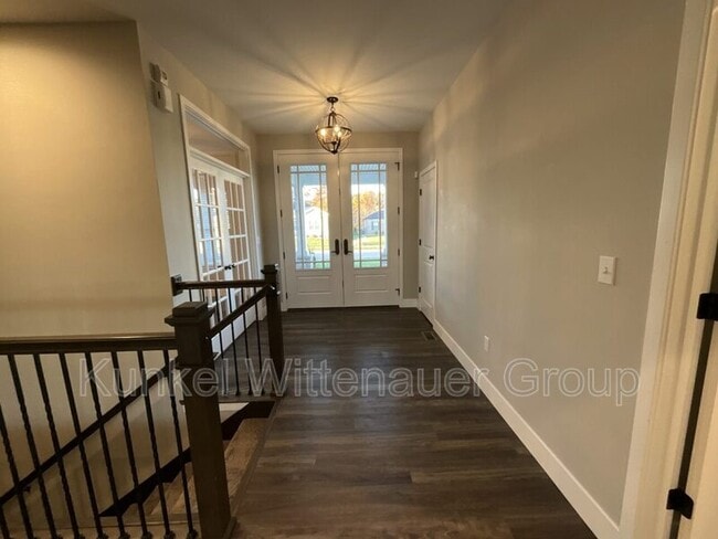 Building Photo - 1212 Hickory Point Dr