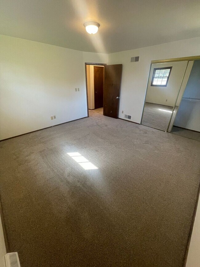 Foto del edificio - 2023-2025 Kilps Dr. (Duplex)