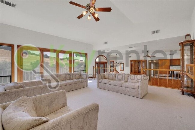 Building Photo - 3556 Mesa Verdes Dr