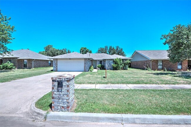Building Photo - 3612 Teresa Dr