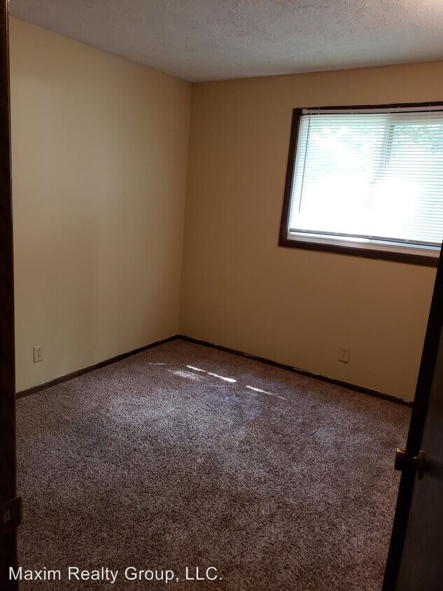 Foto principal - 817 James Pkwy