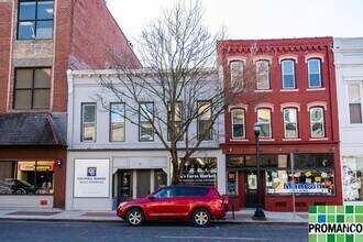Building Photo - 114 1/2 Putnam St