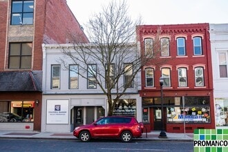 Building Photo - 114 1/2 Putnam St