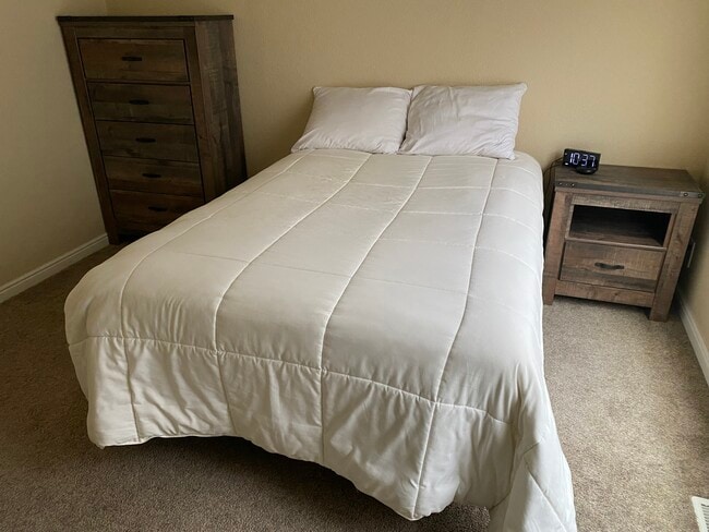 Foto del edificio - 750 Hayland Dr