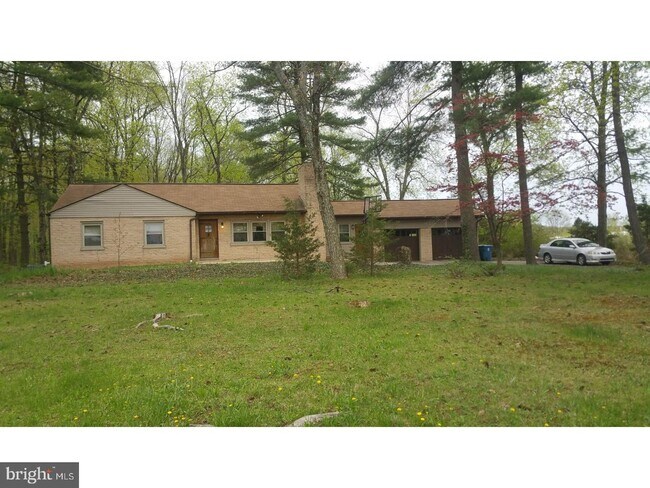 Building Photo - 2033 Bedminster Rd