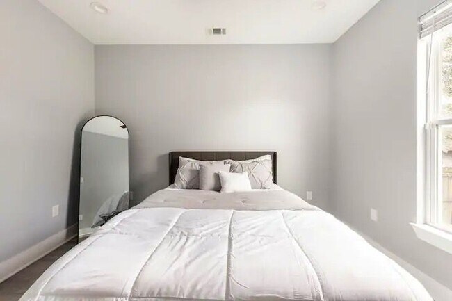 Foto del edificio - 1026 Tricou St