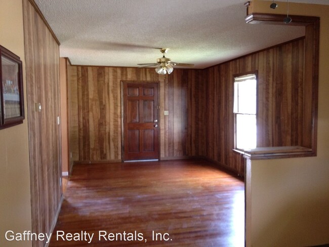 Building Photo - 2 br, 1 bath House - 701 Beech Street