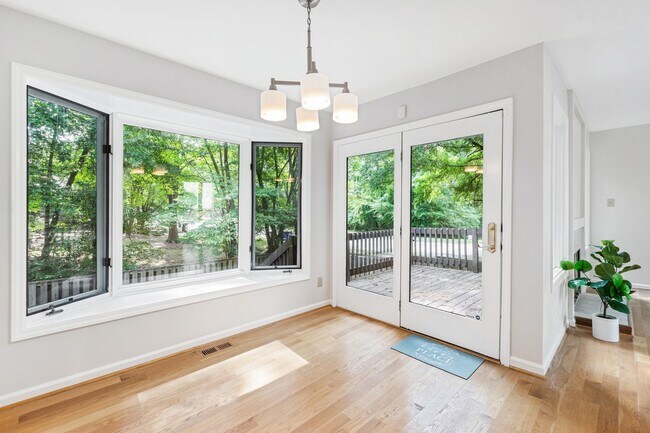 Foto del edificio - Stunning 2 bed, 2.5 bath townhome in Five ...